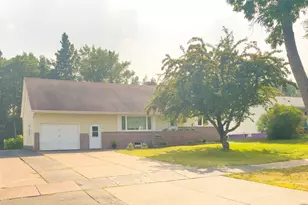 84 Hays Cir, Silver Bay, MN 55614 - Photo 1