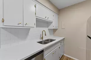 2730 Dale St N, Roseville, MN 55113 - Photo 9