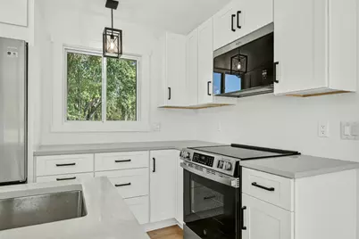 5225 Logan Street SE, Rochester, MN 55904 - Photo 9