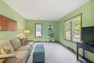 525 N Fremont St, River Falls, WI 54022 - Photo 3