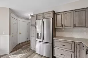 8605 Oxford Ln, Brooklyn Park, MN 55443 - Photo 5