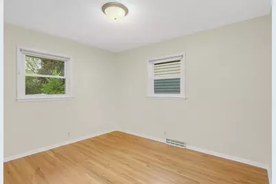 3740 Perry Avenue N, Robbinsdale, MN 55422 - Photo 9