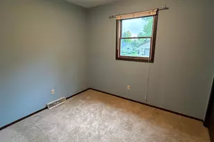 104 W Thomas Ave, Marshall, MN 56258 - Photo 15