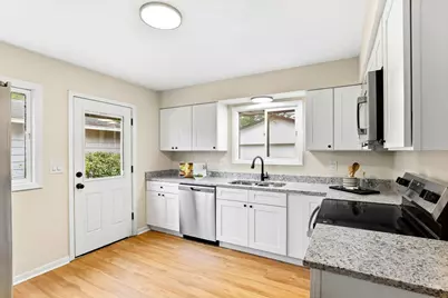 9330 Park Avenue S, Bloomington, MN 55420 - Photo 9