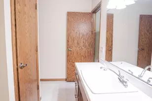 315 W 10th St, Morris, MN 56267 - Photo 23
