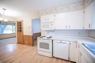 315 W 10th St, Morris, MN 56267 - Photo 17