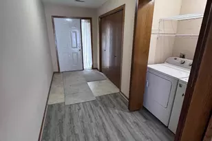 5417 Angeline Ave N, Crystal, MN 55429 - Photo 9