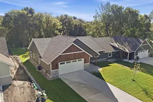 115 NW Pine St, New London, MN 56273 - Photo 3