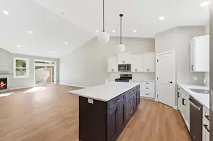 115 NW Pine St, New London, MN 56273 - Photo 17