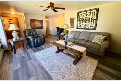 421 Miles Drive, Worthington, MN 56187 - Photo 5