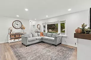2029 Opal Pl, Eagan, MN 55122 - Photo 3
