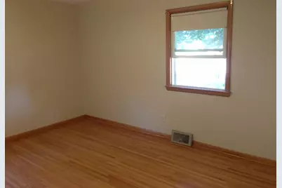 806 Summer Street, Hudson, WI 54016 - Photo 9