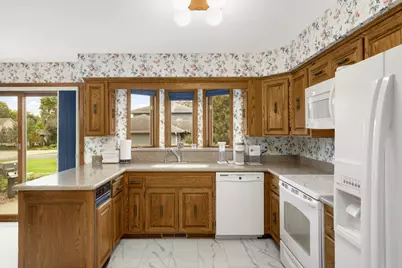 10205 27th Avenue N, Plymouth, MN 55441 - Photo 11