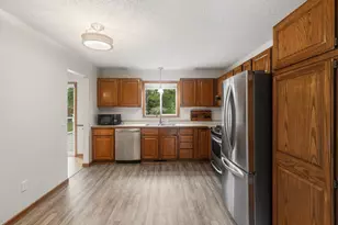 14360 Princeton Ave, Savage, MN 55378 - Photo 7