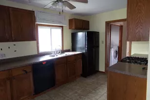 112 S Division Ave, Spring Grove, MN 55974 - Photo 9