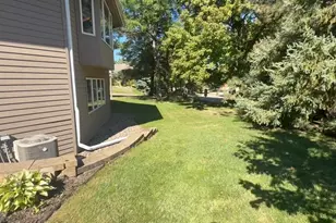 2185 Ferris Ln, Roseville, MN 55113 - Photo 5
