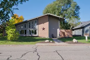 407 7th St SW, Wadena, MN 56482 - Photo 3