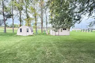 411 Chavis Dr, Hendricks, MN 56136 - Photo 23