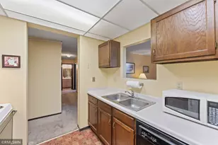 1181 Edgcumbe Rd, Saint Paul, MN 55105 - Photo 9