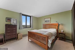1181 Edgcumbe Rd, Saint Paul, MN 55105 - Photo 11