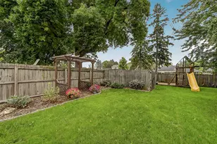 181 E 7th St, Zumbrota, MN 55992 - Photo 3
