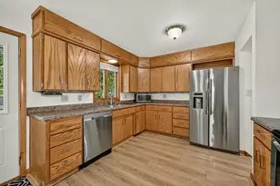 181 E 7th St, Zumbrota, MN 55992 - Photo 9