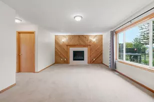 400 Durango Dr, Roberts, WI 54023 - Photo 7