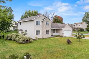 400 Durango Dr, Roberts, WI 54023 - Photo 1
