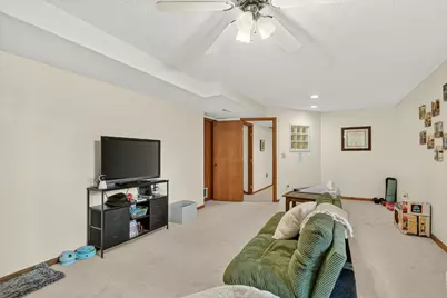 422 Chalet Drive NW, Rochester, MN 55901 - Photo 27