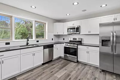 7225 Major Avenue N, Brooklyn Center, MN 55429 - Photo 11