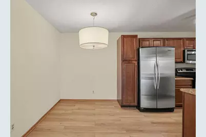 205 Barry Avenue S #207, Wayzata, MN 55391 - Photo 9