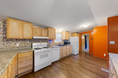 605 E Shakespeare Avenue E, Mankato, MN 56001 - Photo 9