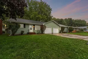 441 Skillman Ave E, Maplewood, MN 55117 - Photo 1