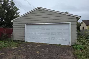 3947 Unity Ave N, Robbinsdale, MN 55422 - Photo 3