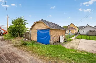 562 W 4th St, Winona, MN 55987 - Photo 7