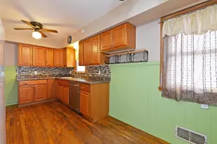215 Maple St, Saint Paul, MN 55106 - Photo 9