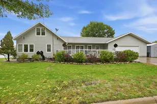 404 1st St NE, Wadena, MN 56482 - Photo 1