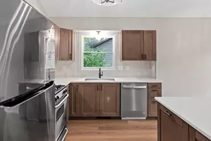 2365 Hillwood Dr E, Maplewood, MN 55119 - Photo 11