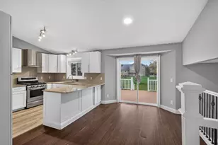 8919 Victoria Gardens, Brooklyn Park, MN 55443 - Photo 5