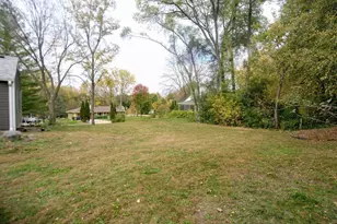 13510 Knollway Dr N, Minnetonka, MN 55305 - Photo 7