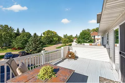 4913 Grenwich Avenue N, Oakdale, MN 55128 - Photo 9