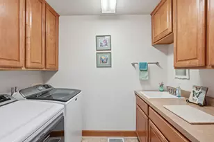 7147 Arthur Dr, Woodbury, MN 55125 - Photo 13