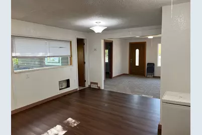 1653 Langley Avenue, Windom, MN 56101 - Photo 5