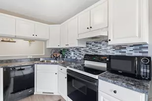 7695 Wedgewood Ct N, Maple Grove, MN 55311 - Photo 11