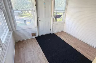 929 Barclay St, Saint Paul, MN 55106 - Photo 3
