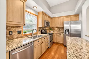 10154 Country Club Curve, Woodbury, MN 55129 - Photo 3