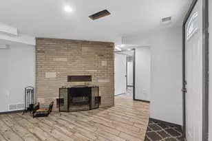 1814 McKnight Rd N, Maplewood, MN 55109 - Photo 33