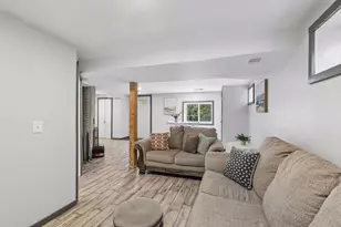 1814 McKnight Rd N, Maplewood, MN 55109 - Photo 39