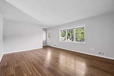 1311 20th Street W, Hastings, MN 55033 - Photo 7