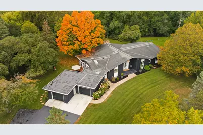 2221 Hillside Lane SW, Rochester, MN 55902 - Photo 9